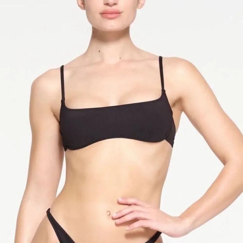 SKIMS NWT Recycled Swim Micro Scoop Bikini Top In Onyx Black Sport Tie Back